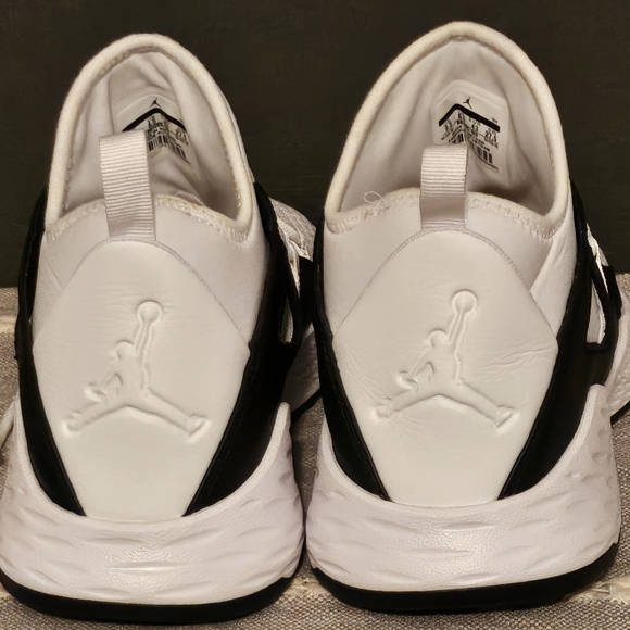 Nike Air Jordan Formula 23 (2016)Basketball Sneakers, M9.5,Like new cond,Blk/Wht - Picture 5 of 6